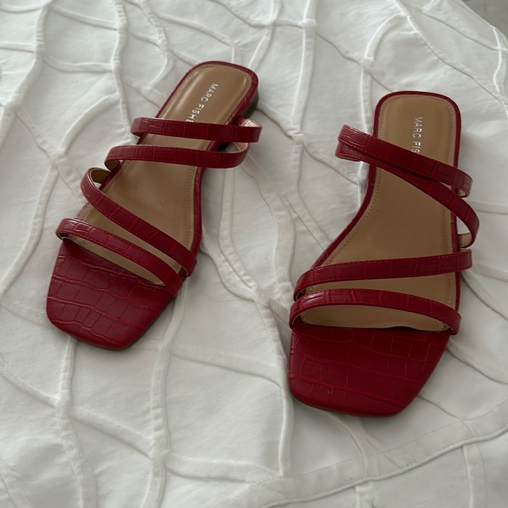 Sandals flat red